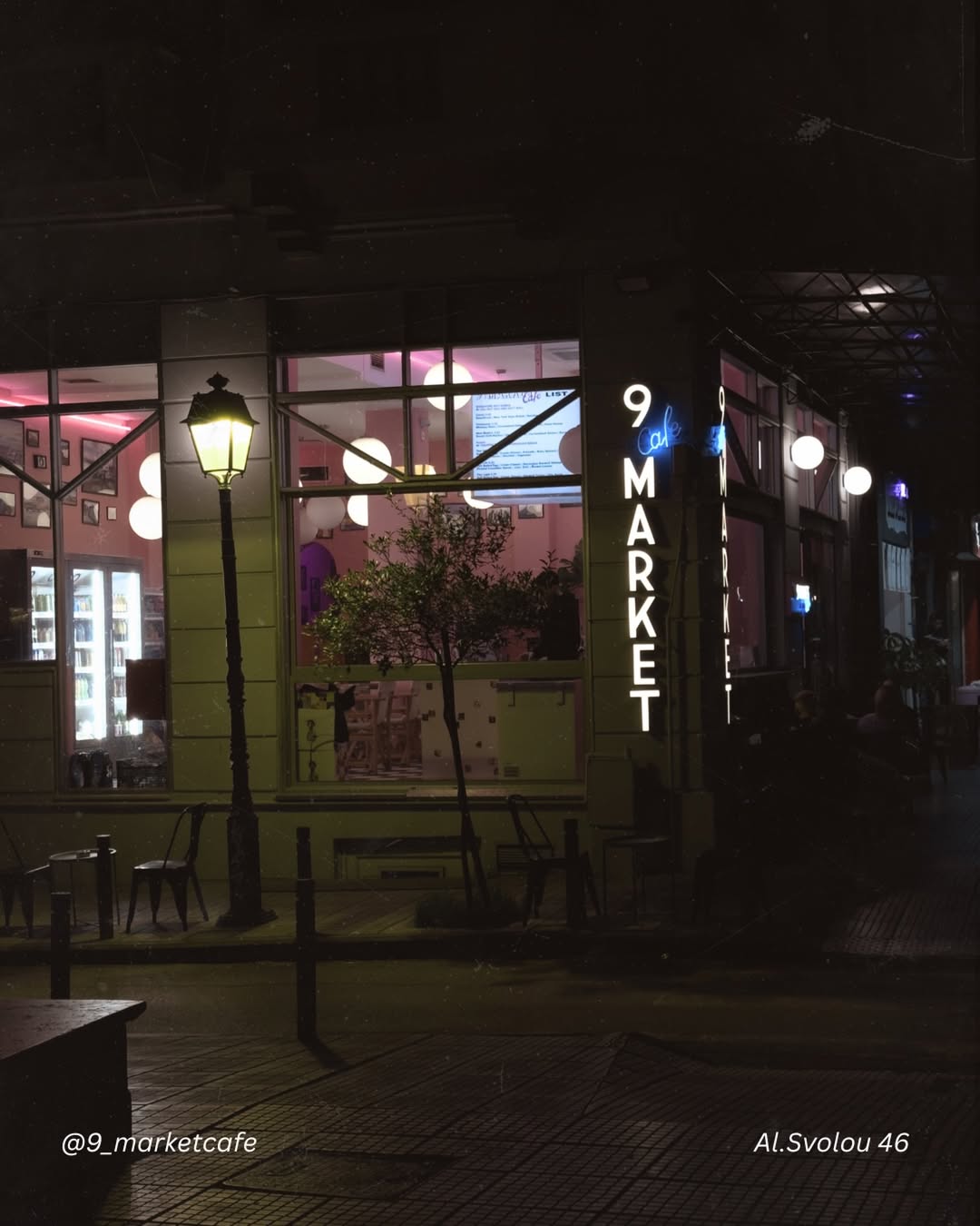 9 Market Cafe at night
