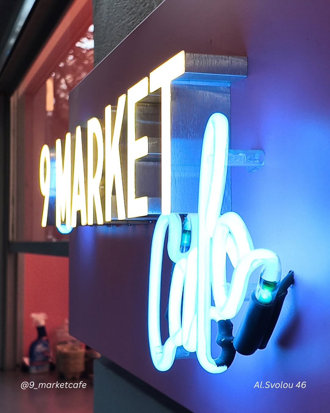 9 Market Cafe neon sign